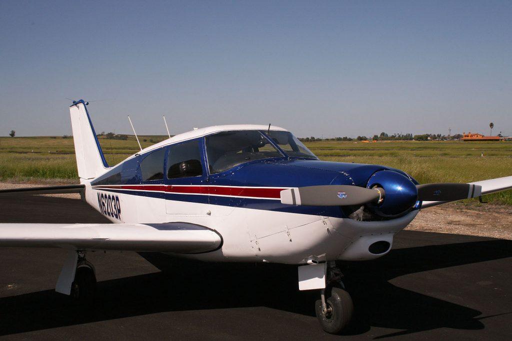 solid flyer 1959 Piper PA-24-250 aircraft