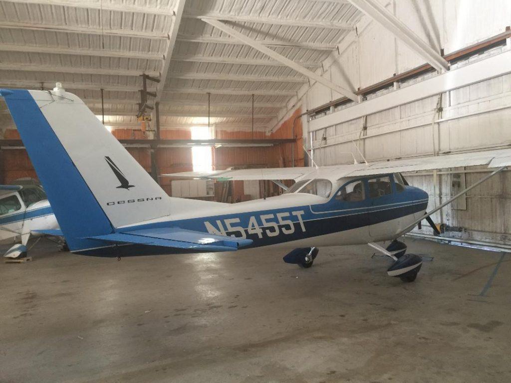 tip top shape 1964 Cessna 172F Skyhawk aircraft