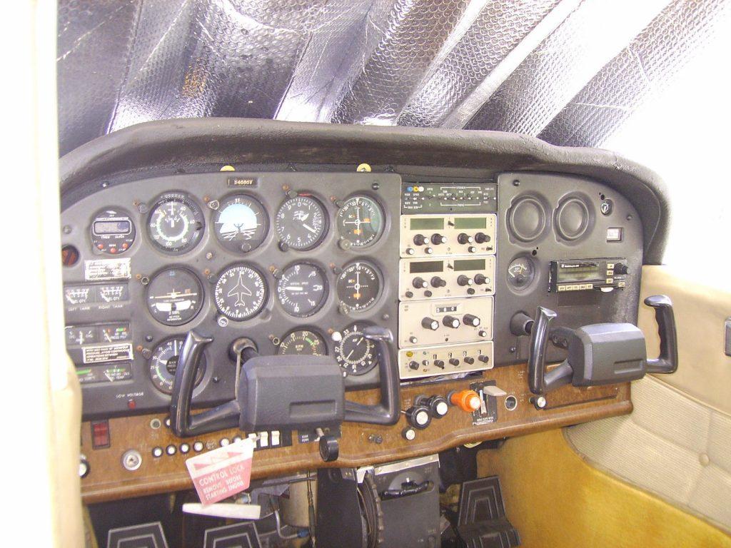 hangared 1980 Cessna 172 RG CUTLASS aircraft