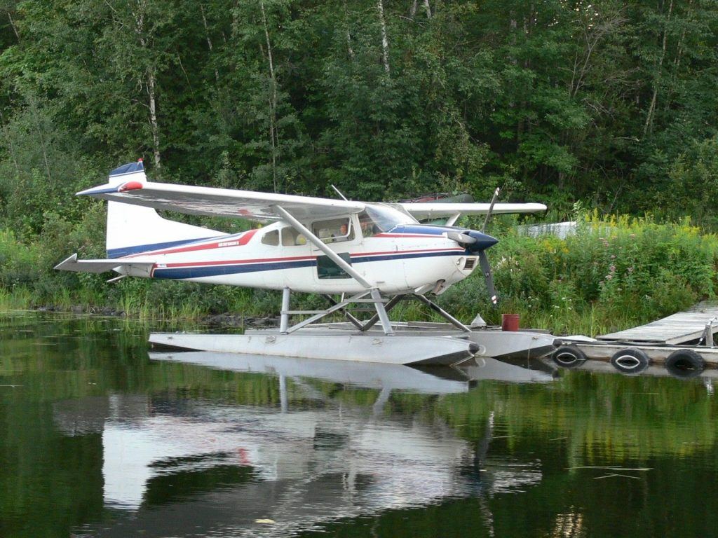 never damaged 1980 Cessna 185 aircraft