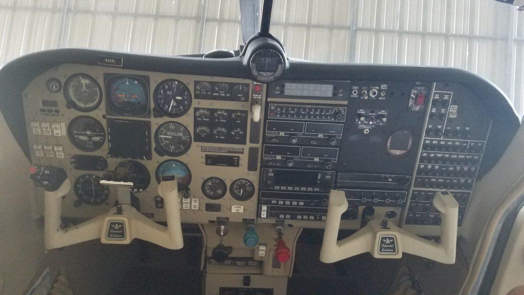 solid 1992 Mooney Special Edition M20M Bravo aircraft