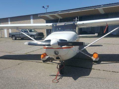 hangared 1977 Cessna 172N aircraft for sale
