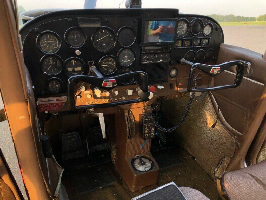 improved 1966 Cessna 172G Skyhawk aircraft