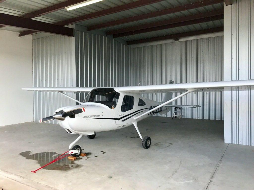 well equipped 2011 Cessna 162 Skycatcher aircraft