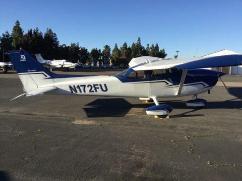 New Paint 2002 Cessna 172r aircraft for sale
