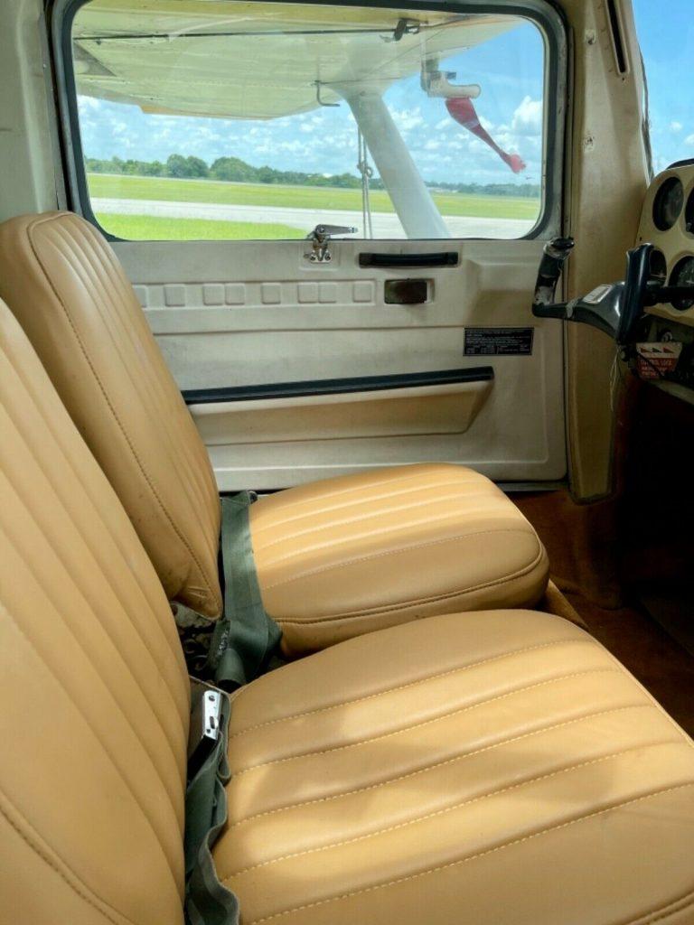 1972 Cessna 150L trainer aircraft [equipped wih rare skylights]