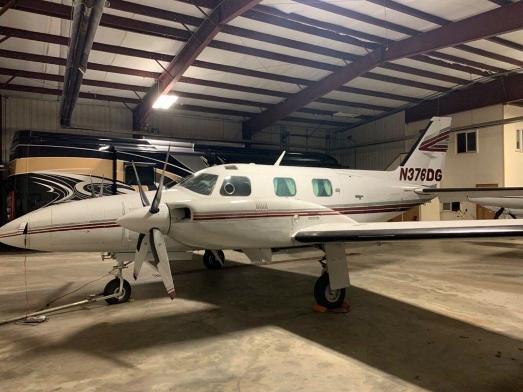 1976 Piper Navajo aircraft [well maintained]