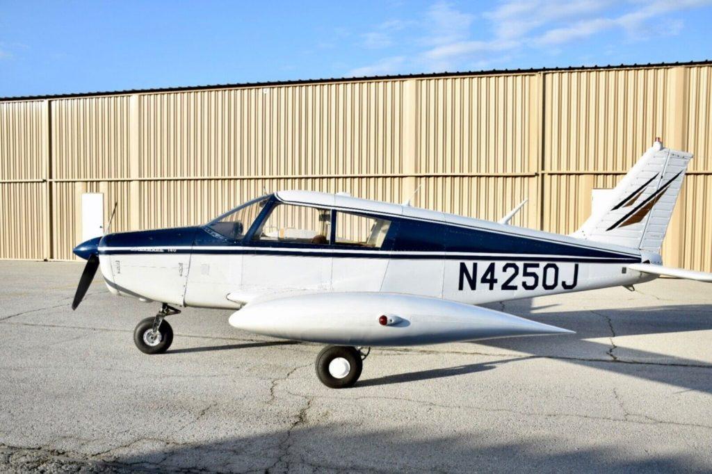 1967 Piper Cherokee 140 Pa-28 aircraft [excellent shape]