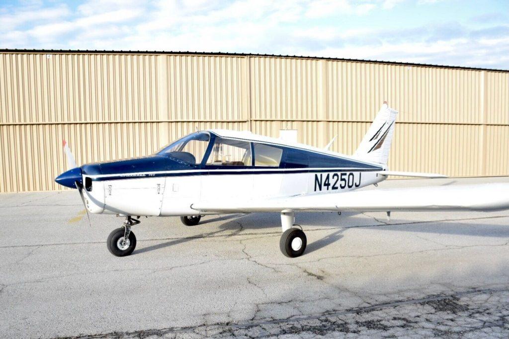 1967 Piper Cherokee 140 Pa-28 aircraft [excellent shape]
