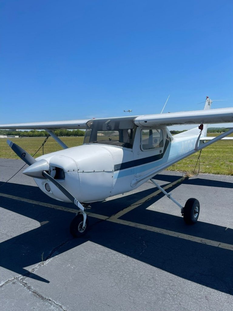 1975 Cessna 150L aircraft [very clean]