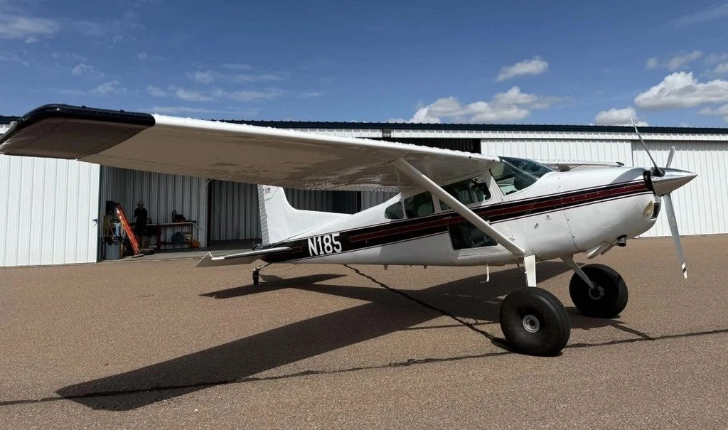 1974 Cessna A185f