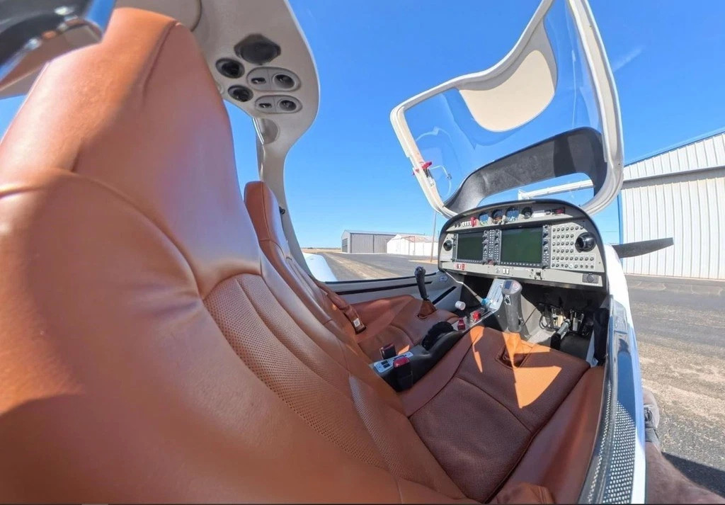 2008 Diamond DA40 XLS